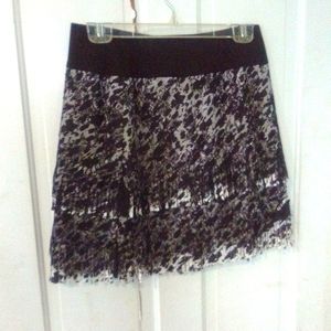 Size 2 Anne Taylor skirt amazing details fringed black and white layered lace .